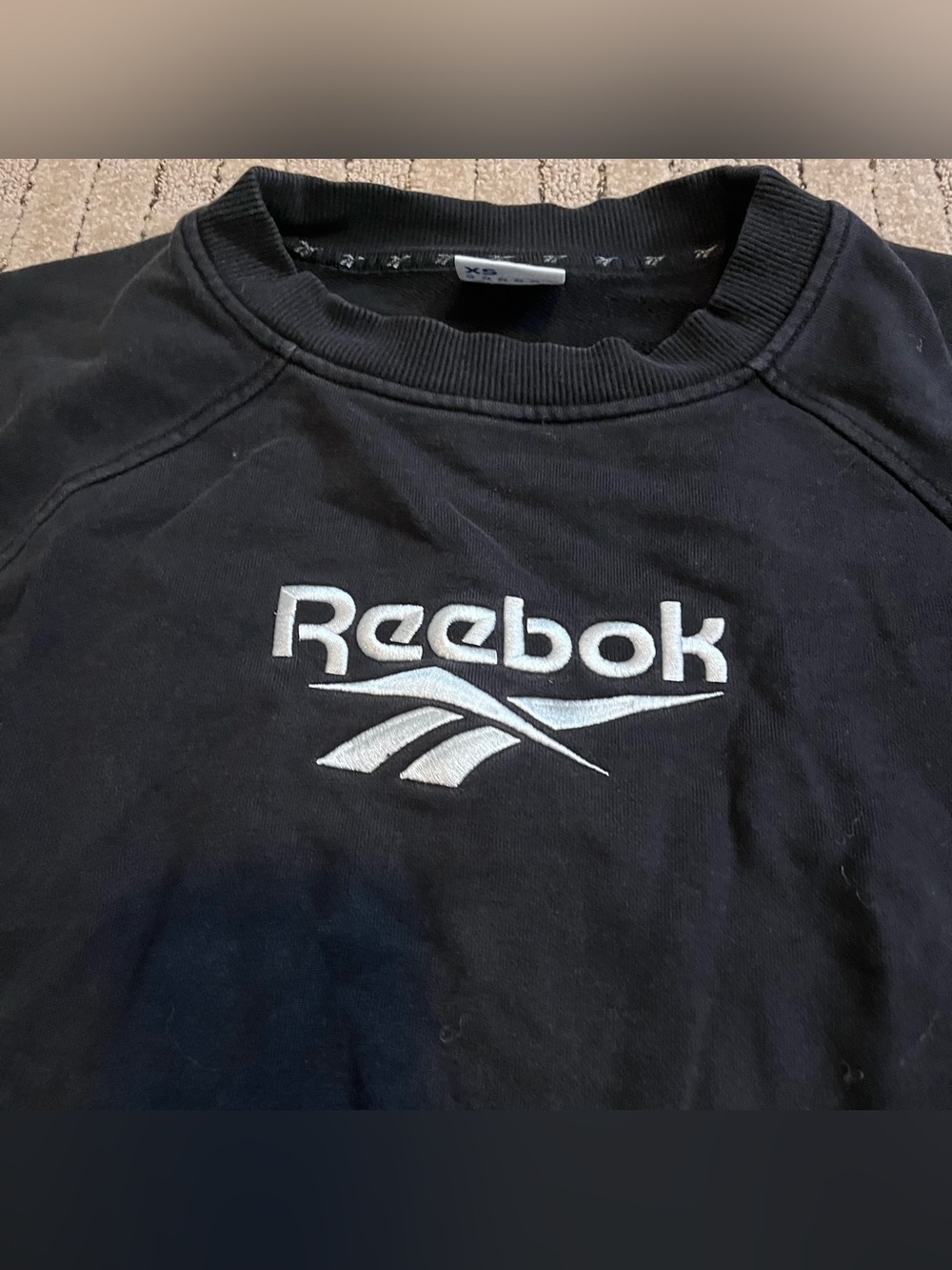 Reebok Women’s Black Logo Crewneck Sweater Vintage - Picture 2 of 3